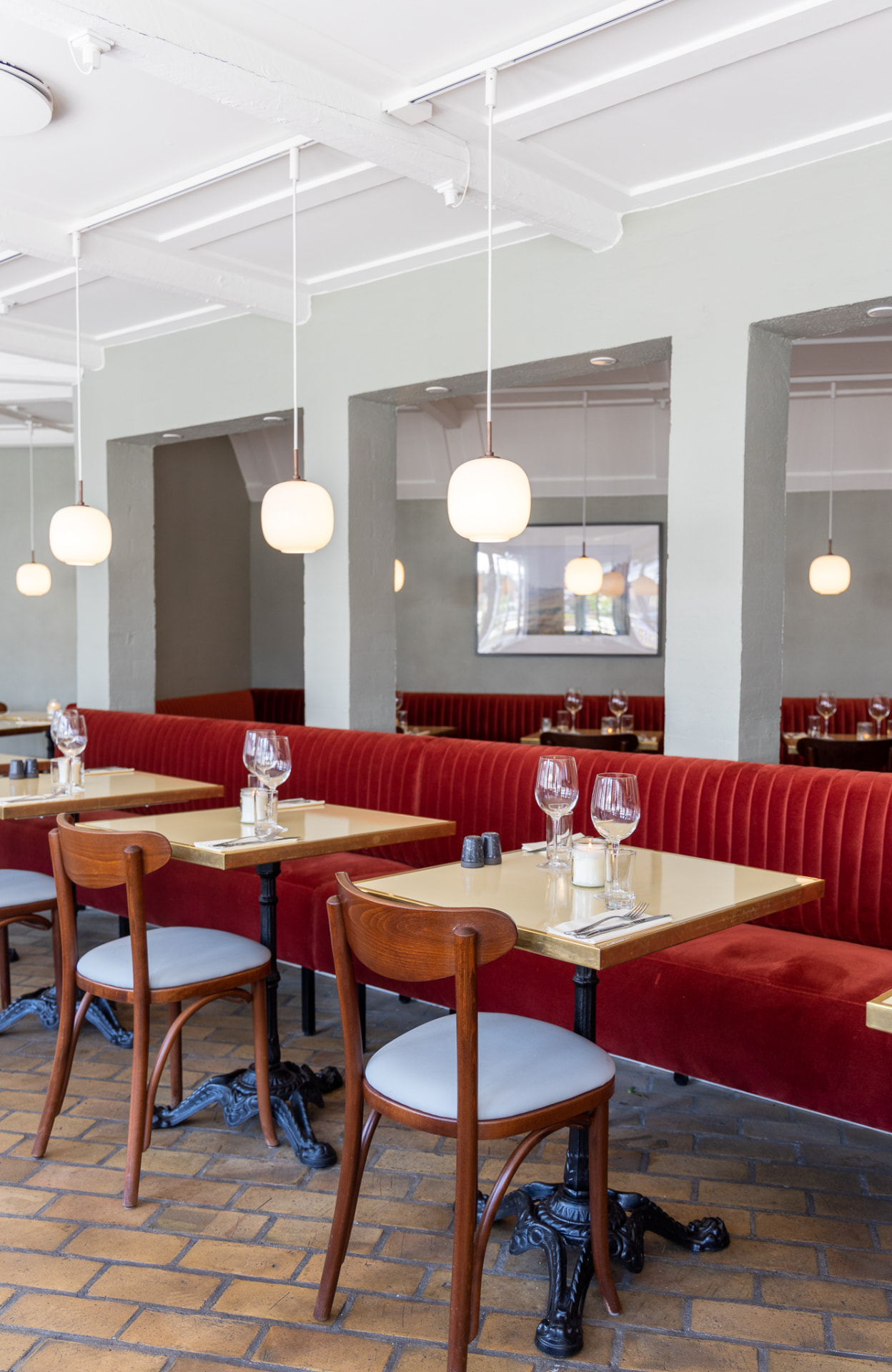 Restaurantens bordopdækning